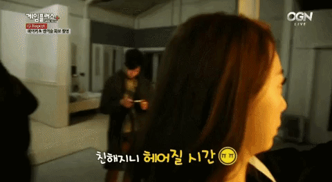 LMHT: Faker bất ngờ nắm tay nữ MC LMHT nổi tiếng 8