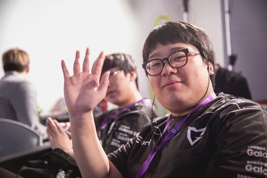 LMHT: Hãy đánh Rank như CuVee, ai chỉ trích mình thì cứ chặn chat rồi đánh tiếp