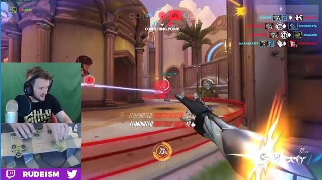 Choáng với game thủ chơi Overwatch bằng Fidget Spinner nhưng vẫn ăn mạng như thường