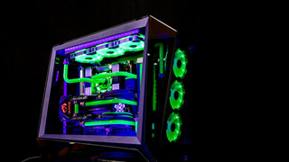Bộ máy tính cực đẹp tại Việt Nam lấy cảm hứng từ Joker với giá lên đến 200 triệu
