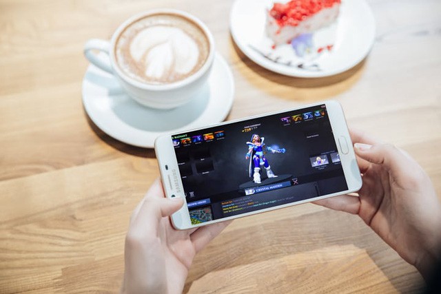 4 smartphone tầm trung với dung lượng pin lớn đáng cho game thủ mua vào dịp đầu năm