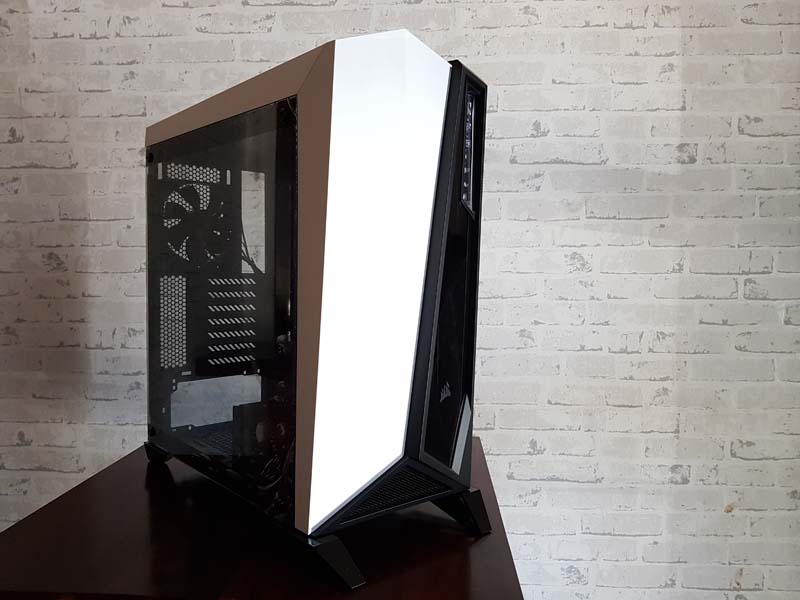 [From CES 2018 with love] Trên tay nhanh Corsair Carbide SPEC Omega - Góc cạnh, thoáng mát, rộng rãi, kính cường lực 2 mặt