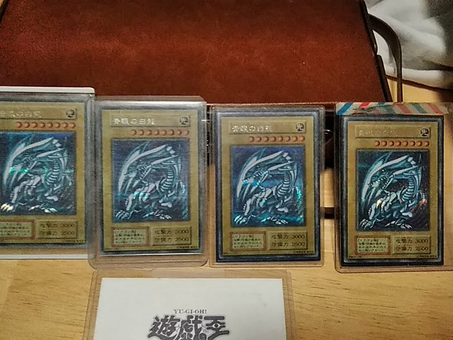 Quân bài “Rồng Trắng Mắt Xanh Ba Đầu" được bán với giá cực đắt đến hơn 9 tỷ đồng