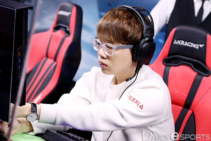 LMHT: KT Rolster gục ngã trong ngày đầu tiên ra trận tại LCK Mùa Xuân 2018