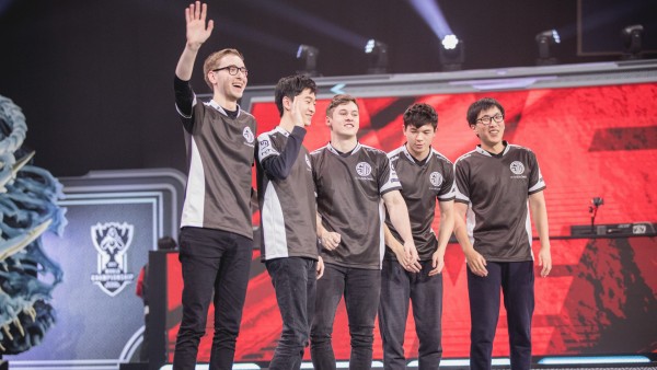 LMHT: Doublelift biết mình bị kick khỏi TSM thông quan...Reddit