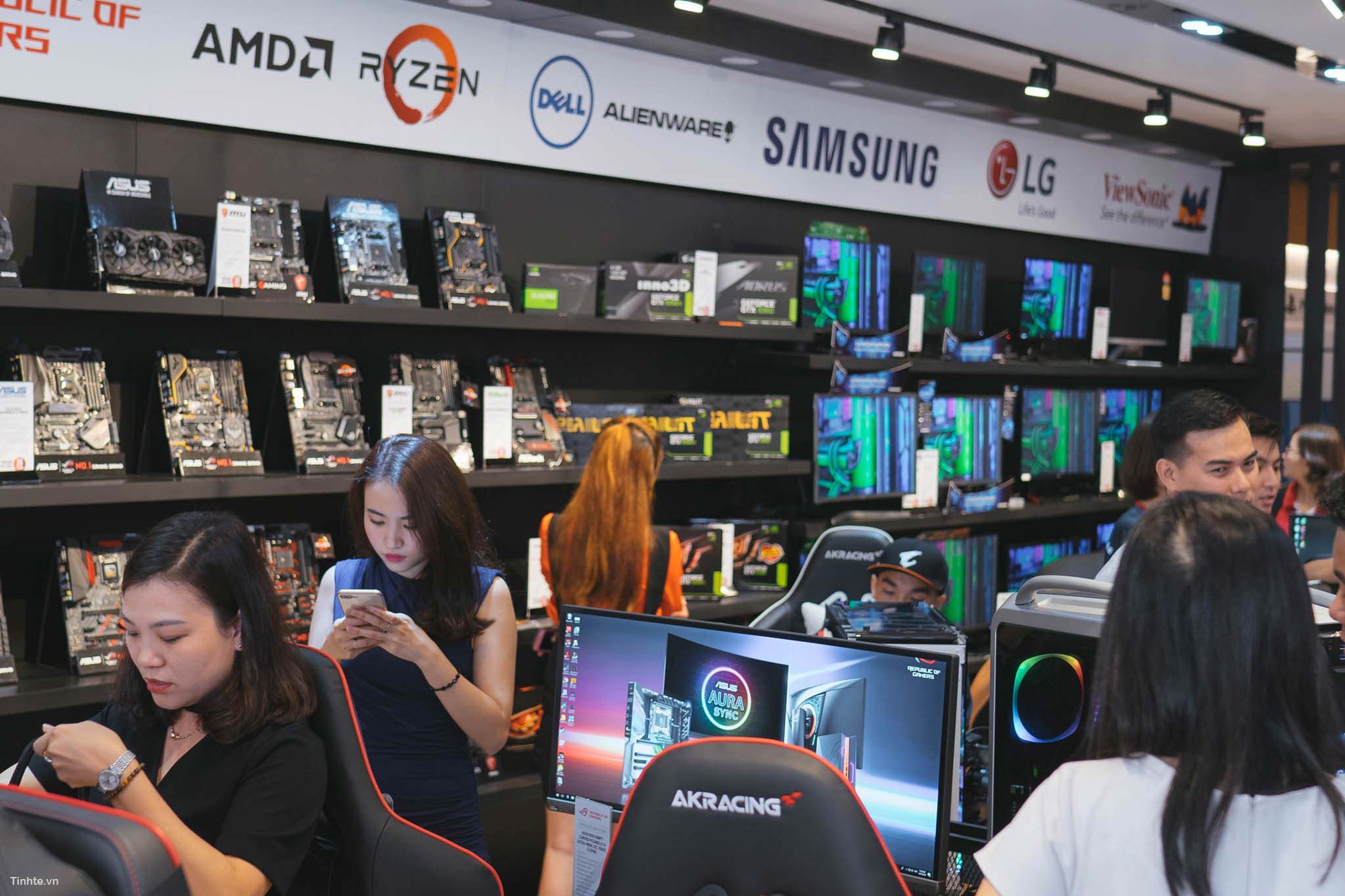 Game thủ Việt đã chính thức có siêu thị riêng để mua sắm gear chơi game