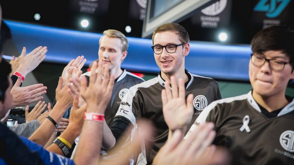 LMHT: Team SoloMid bất ngờ vươn lên, đánh bại 100 Thieves