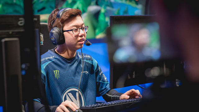 LMHT: kkOma chia sẻ về hai tuyển thủ mới vừa gia nhập SKT T1