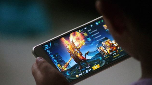 Tencent tung "hợp đồng điện tử" giúp các bậc phụ huynh kiểm soát giờ chơi cho con em mình