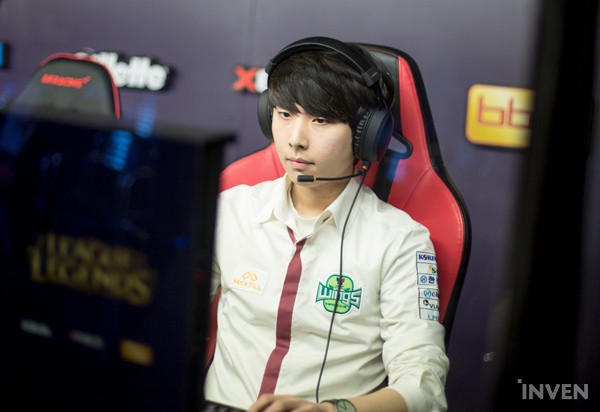 LMHT: Tổng hợp những tuyển thủ LCK đẹp trai nhất do các đồng nghiệp và BLV bình chọn