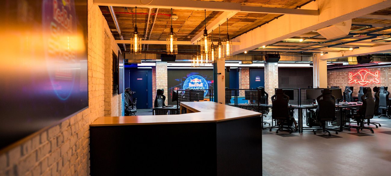 Red Bull mở phòng chơi game khủng nhất tại Luân Đôn, nhìn là muốn vào chơi game ngay