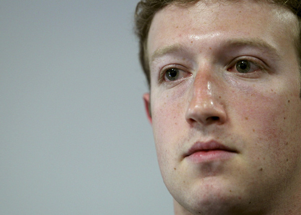 Ngày đen đủi của Mark Zuckerberg: mất toi 6 tỷ USD, mất luôn cả giám đốc an ninh của Facebook