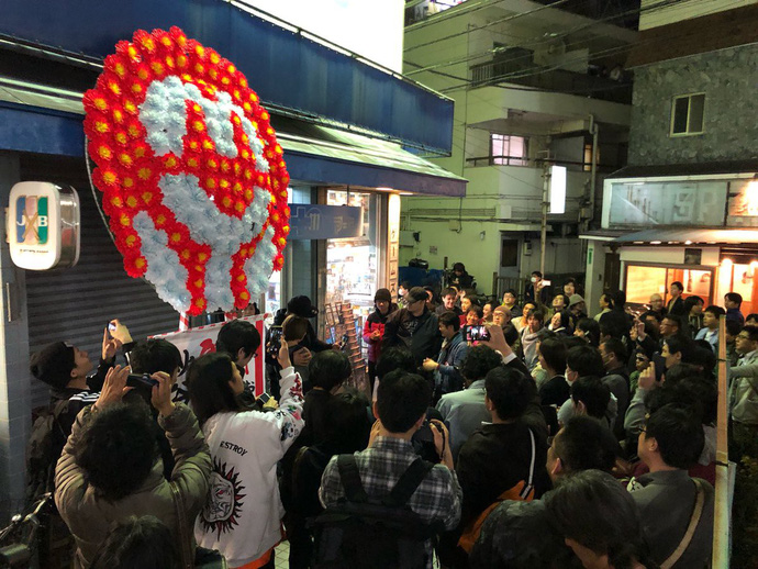 Ngay cả đến cửa hàng game lâu đời nhất Nhật Bản cũng đã phải đóng cửa, phải chăng thời đại của đĩa game sắp kết thúc?