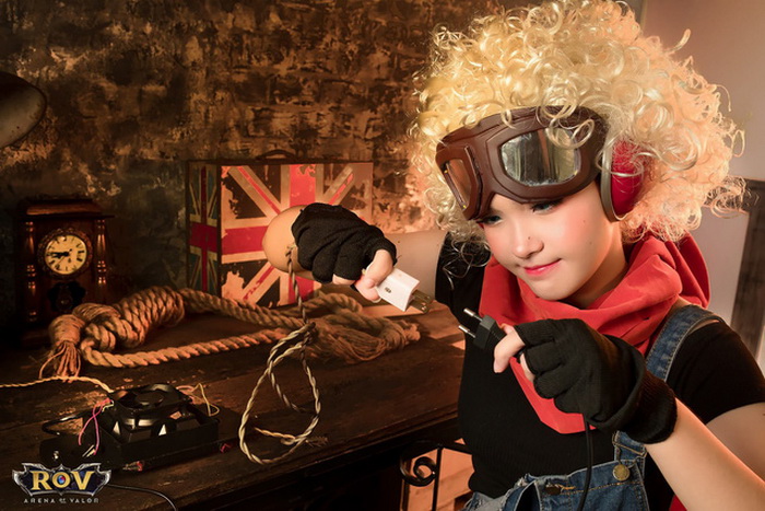 Liên Quân Mobile: Cùng ngắm nhìn bộ ảnh cosplay bé Roxi "tuổi teen" cực xinh