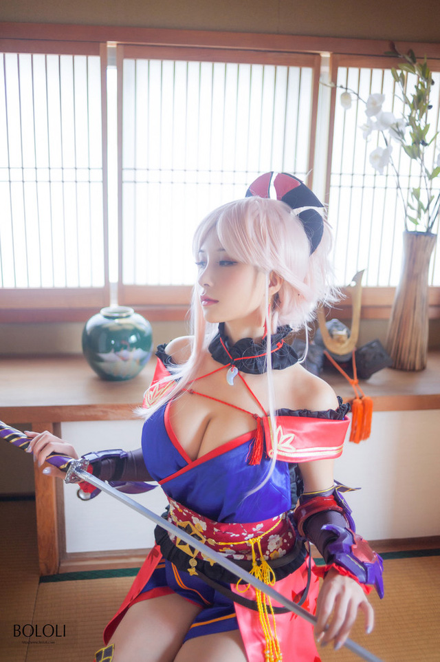 Chiêm ngưỡng cosplay Saber vô cùng xinh đẹp trong Fate/Grand Order