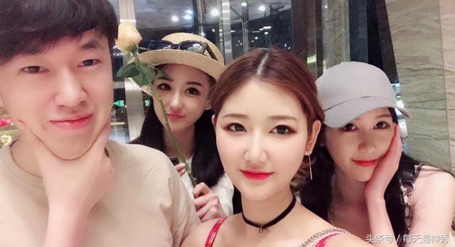 LMHT: RNG chiến thắng có lẽ một phần nhờ vào dàn bà xã đẹp ngất ngây của mình