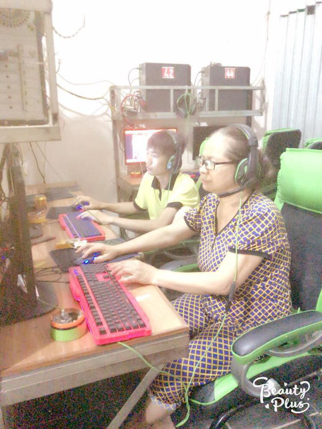 Khâm phục nữ game thủ lão làng nhất Việt Nam, ngoài 60 tuổi vẫn “đánh chế” như thường