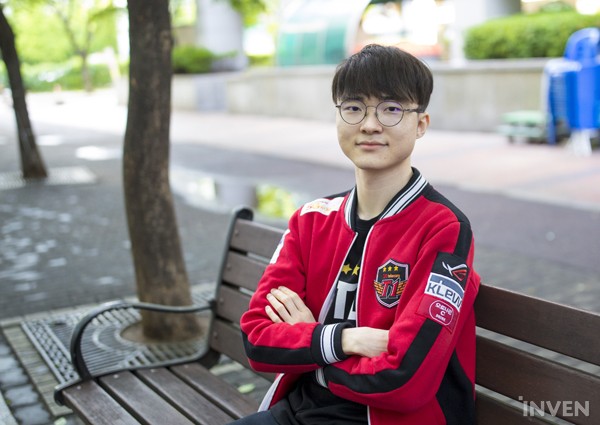 SKT T1 Faker: “Nếu con trai tôi đến xin phép để trở thành tuyển thủ game chuyên nghiệp, tôi sẽ từ chối”
