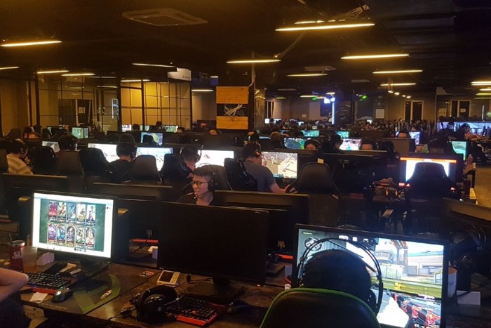 Kinh hãi khi dân game bay xuyên đêm trong các tiệm net với Cần Sa để chơi cho sung