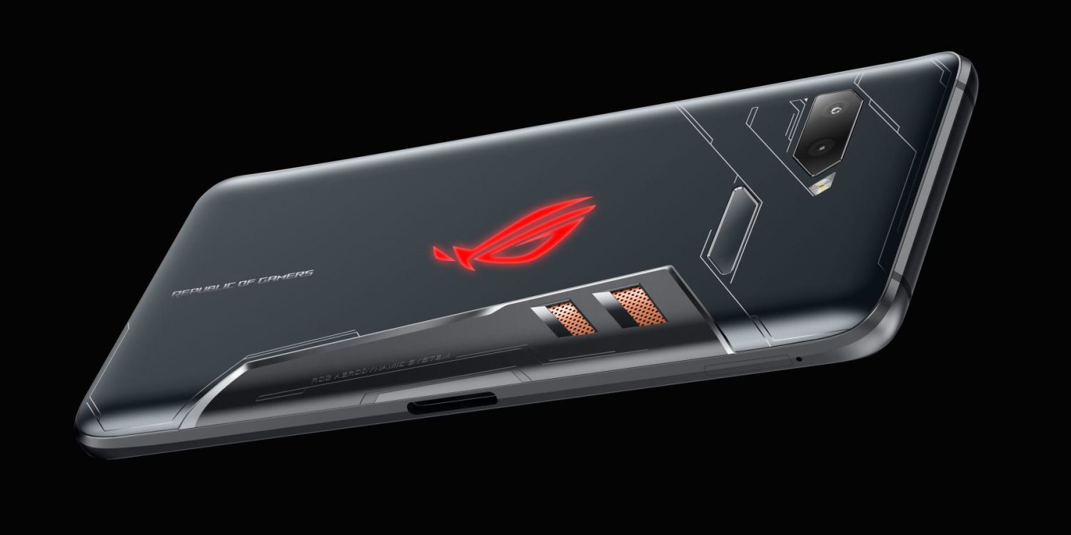 ROG phone hấp dẫn đấy, nhưng chính những phụ kiện đi kèm mới là thứ hút hồn game thủ nhất