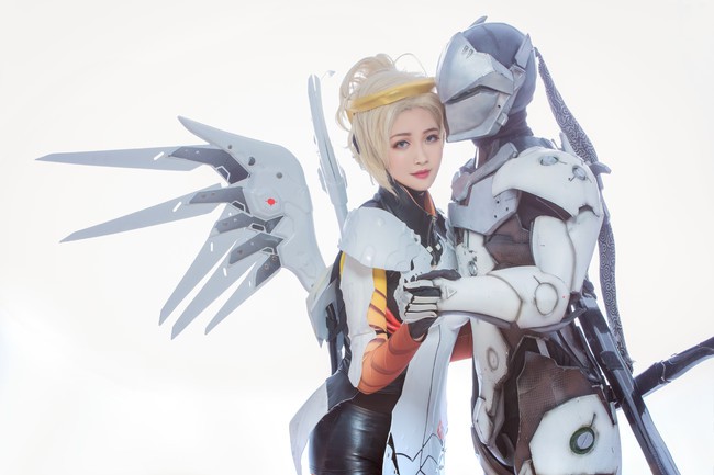 Ngắm nhìn cặp đôi Genji và Mercy cùng tình tứ với nhau trong bộ cosplay siêu độc đáo này