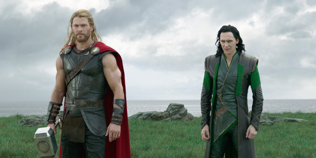 Người hâm mộ tính toán độ tuổi thật của Thor và Loki theo tuổi người Asgard, Thor mới 23 tuổi và Lok chỉ có...16 tuổi