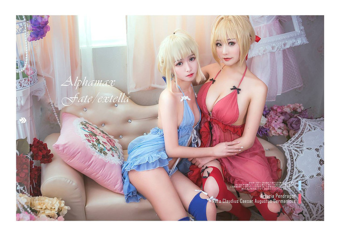 Cosplay Saber với trang phục tiệc ngủ siêu gợi cảm chảy hết cả máu mũi