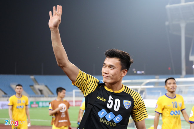 Bùi Tiến Dũng sang Nga trao giải cầu thủ hay nhất bán kết World Cup