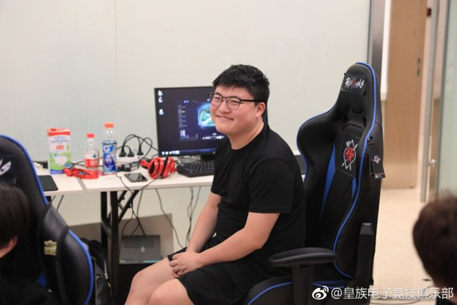 LMHT: Uzi gặp chấn thương nặng và phải tạm ngưng thi đấu trong khoảng thời gian dài