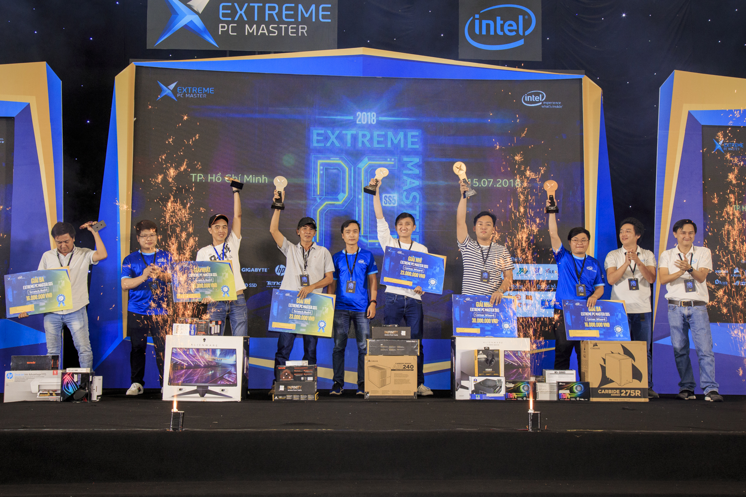 Cùng nhìn lại những hình ảnh sôi động từ Lễ hội trình diễn máy tính lớn nhất Việt Nam - Extreme PC Master mùa 5