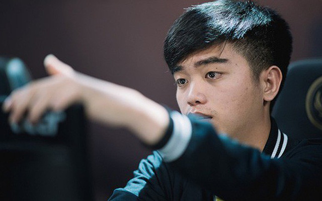 Giáo sư 10 tỷ lên tiếng về nghi vấn bỏ thi đấu chuyên nghiệp đi làm Huấn luyện viên