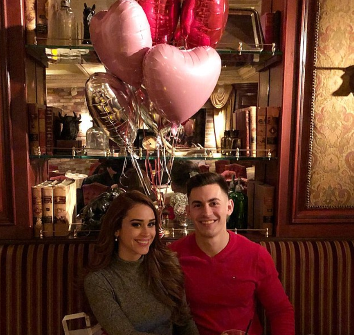 Nam game thủ chia tay cô người yêu nóng bỏng để tiếp tục....chơi Call of Duty