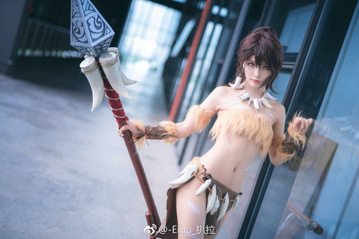 Nóng mặt với phiên bản Cosplay Nidalee "trắng hồng ngất ngây" siêu gợi cảm