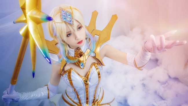 LMHT: Chiêm ngưỡng bộ cosplay Lux Thập Đại Nguyên Tố cực đẹp đến từ người hâm mộ