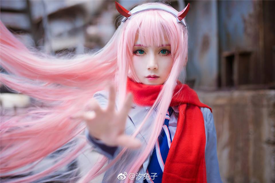 Cùng ngắm nhìn vẻ đẹp mê hồn của coser Zero Two trong Darling in the Franxx