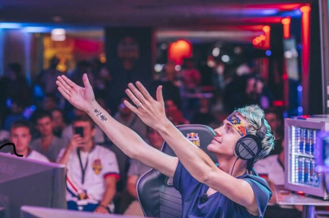 Hot streamer Ninja chính thức đạt 10 triệu lượt theo dõi đầu tiên trên Twitch