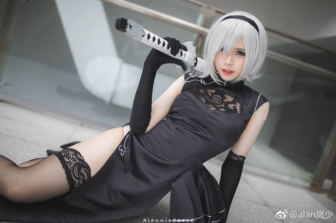 Mê mẩn với vè ngoài quyến rũ của 2B trong Nier: Automata 