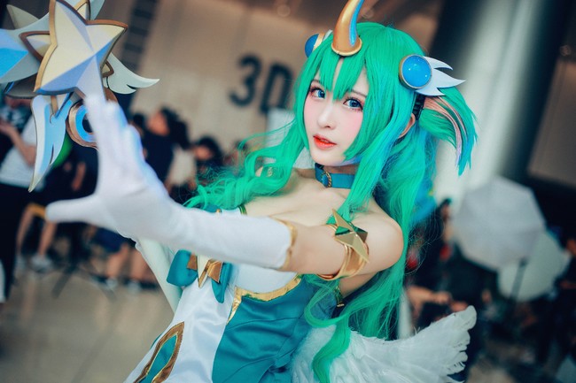LMHT: Chiêm ngưỡng cosplay Soraka Vệ Binh Tinh Tú đẹp đến nao lòng