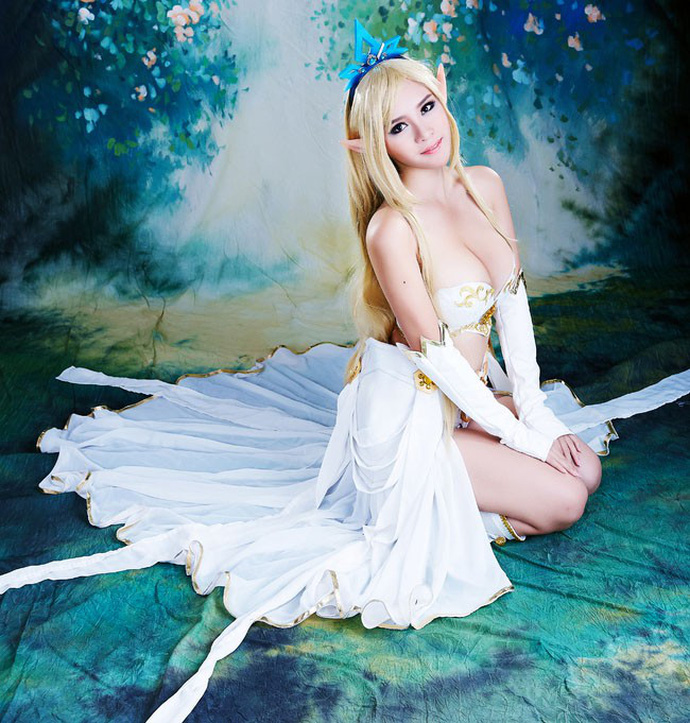 Choáng ngợp với bộ cosplay Janna căng tràn sức sống