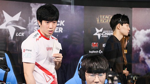 Thần đồng xạ thủ 17 tuổi - Viper - tự tin sẽ đem lại chức vô địch cho Griffin