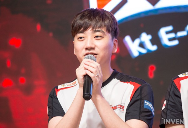 LMHT: Score sẽ nhuộm tóc đỏ nếu như KT đạt chức vô địch LCK Mùa Hè 2018