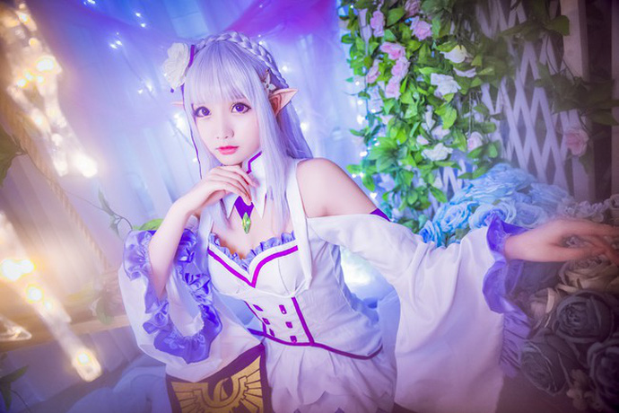 Ngất ngây với bộ cosplay Emilia trong Anime Re:Zero đáng yêu đến khó cưỡng