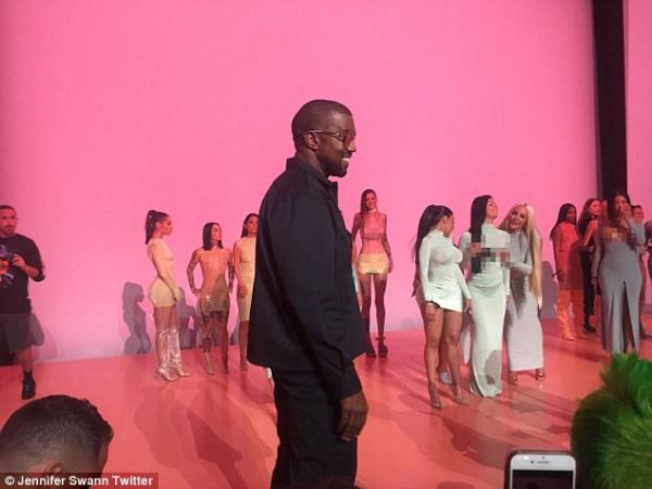 Kanye West sẽ là đạo diễn cho Pornhub Award 2018, còn tự tay thiết kế cúp vinh danh ngôi sao phim người lớn