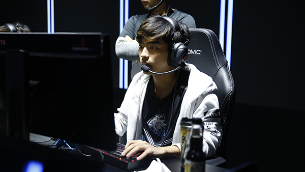 [VCS Mùa Hè 2018 Playoff Trận 1] EVOS vs ADN:Thả hổ về rừng hay ngựa ô hoá xích thố