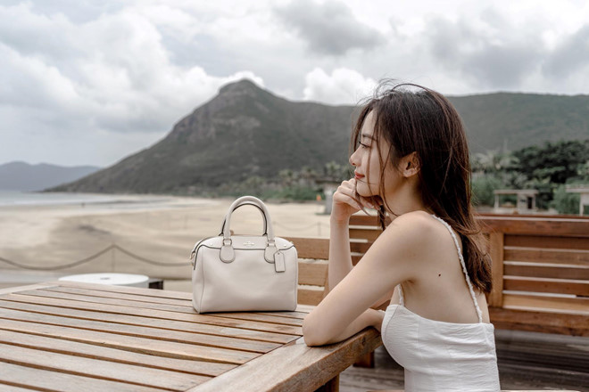 Jun Vũ nói gì khi được dân mạng Hàn Quốc khen xinh như thiên thần?