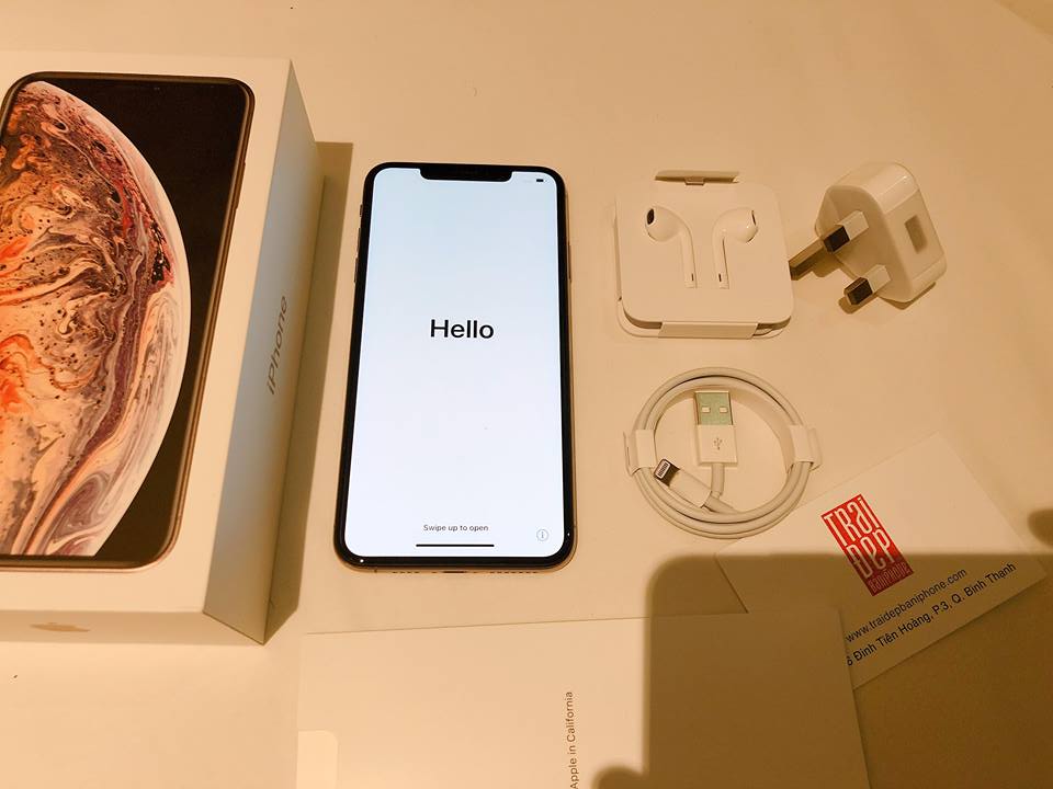 Cận cảnh đợt iPhone XS Max Gold 256GB đầu tiên cập bến tại Việt Nam