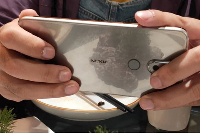 Rò rỉ hình ảnh của Nokia 7.1 và 7.1 (Plus), camera kép và có thể sẽ có thiết kế tai thỏ 