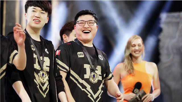 Xác xuất vô địch tại CKTG 2018: RNG đứng đầu với tỉ lệ 1 ăn 3, Phong Vũ Buffalo đồng cân SuperMassive!