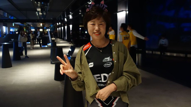 LMHT: Tâm sự với mẹ của SCOUT với niềm tự hào vô bờ bến về con trai của mình 