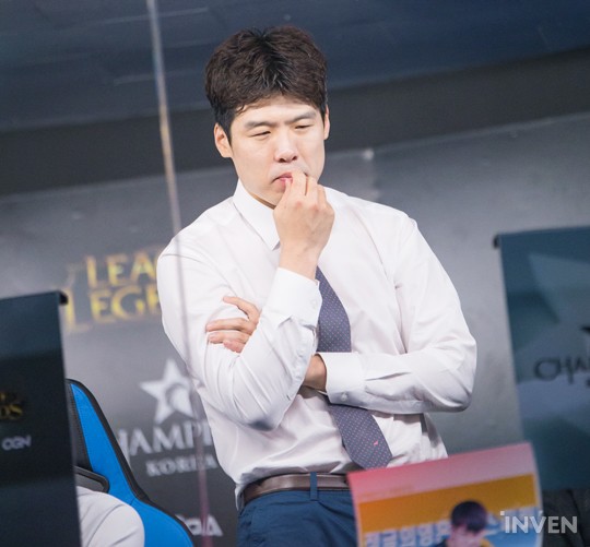 LMHT: Choi “iloveoov” Yeonsung - Huấn luyện viên với tính cách trẻ trâu đến mức Riot Hàn phải ra mức phạt cực nặng